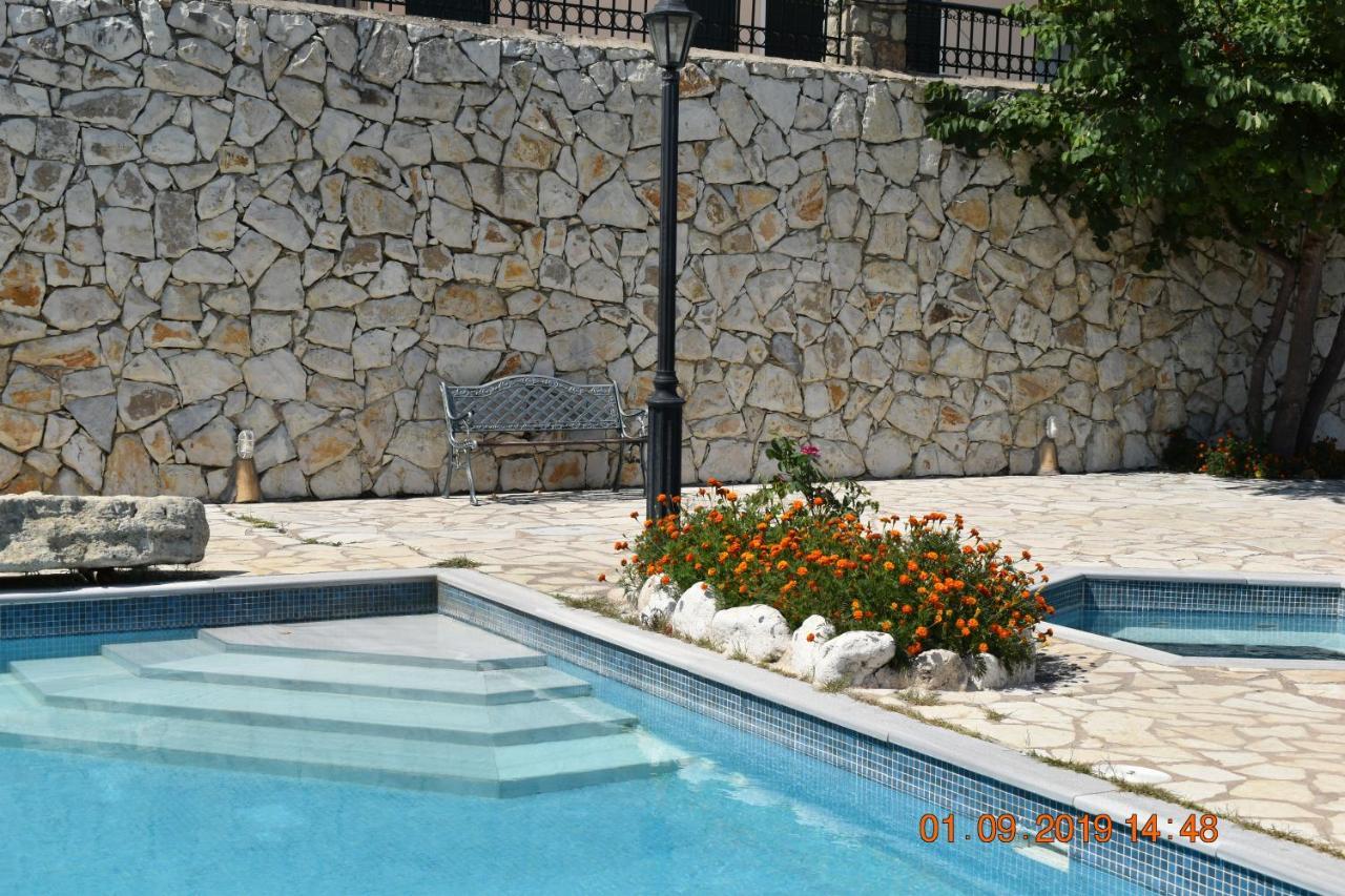 Estate Dafnopanagia Villa Magda Asprogerakata Exterior photo