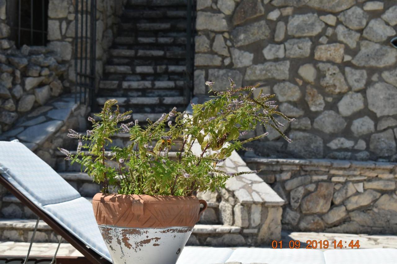 Estate Dafnopanagia Villa Magda Asprogerakata Exterior photo